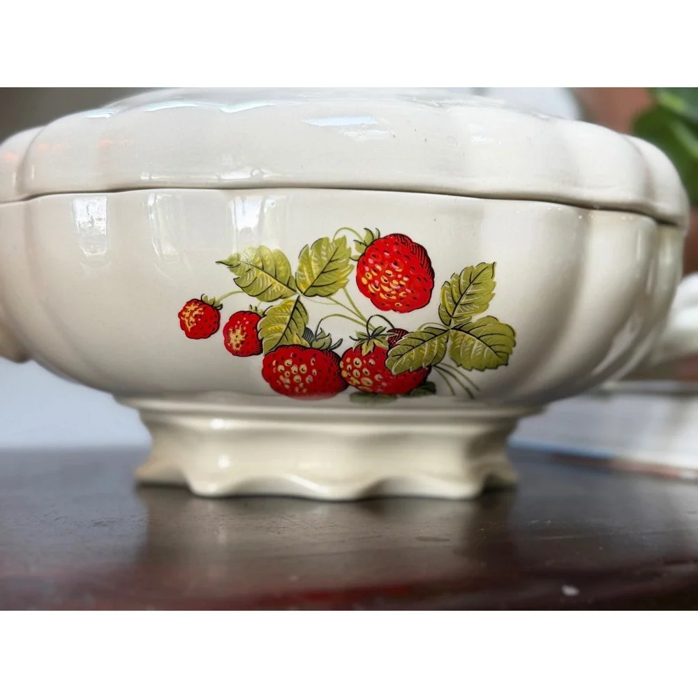 Vintage Strawberry Ceramic Lidded‎ Soup Tureen Scalloped Footed Serving Dish